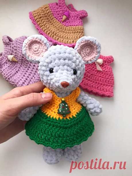 PDF Плюшевая Мышка крючком. FREE crochet pattern; Аmigurumi doll patterns. Амигуруми схемы и описания на русском. Вязаные игрушки и поделки своими руками #amimore - Мышь, мышка из плюшевой пряжи, плюшевый мышонок, крыса, rat rata, rato, ratte, szczur, szczur, mouse, ratón, maus souris, mysz myši. Amigurumi doll pattern free; amigurumi patterns; amigurumi crochet; amigurumi crochet patterns; amigurumi patterns free; amigurumi today.
