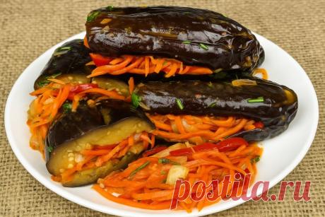 Острые фаршированные баклажаны — закуска, которая делает стол ярче
Сегодня готовим фаршированные баклажаны. Что нам для этого понадобится: баклажаны, зелень, чеснок, репчатый лук, морковь, острый и сладкий перец, сахар, соль, растительное масло, уксус, молотый кориандр, острый перец и чёрный перец.
ИНГРЕДИЕНТЫ:
- Баклажаны — 8–12 шт
- Морковь — 700 г
- Перец сладкий — 150 г
- Перец острый — 50 г
- Лук репчатый — 100 г
- Чеснок — 5 зубчиков
- Зелень — по вкусу
- Масло расти...