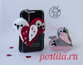 Keychain owl heart pattern by Morgunova Olga You can use the heart to decorate the VALENTINEs DAY table.