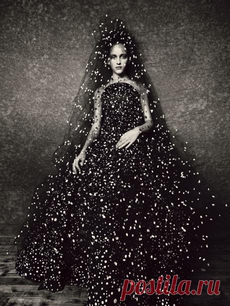 Paolo Roversi
Clementine, Studio 9 rue Paul Fort, Paris, July 15, 2015