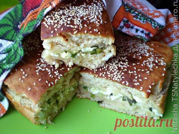 Заливной пирог с яйцом и зеленым луком