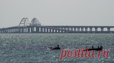 «Это была американская технология»: журналист Херш раскрыл роль Белого дома в атаках на Крымский мост. Администрация президента США Джо Байдена сыграла решающую роль в обеих атаках на Крымский мост, заявил американский журналист и лауреат Пулитцеровской премии Сеймур Херш со ссылкой на американского чиновника. По словам неназванного собеседника Херша, при ударах по объекту применялись американские технологии, а Соединённые Штаты не задумывались о возможной ответной реакции на атаки Киева.…