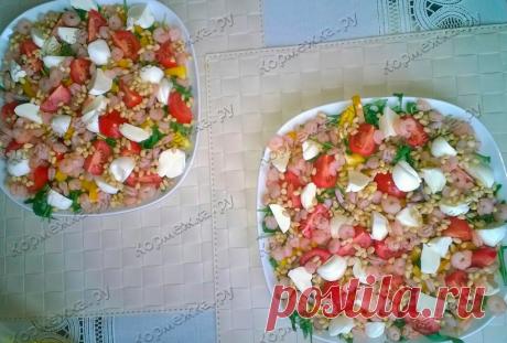 Салат с креветками и моцареллой