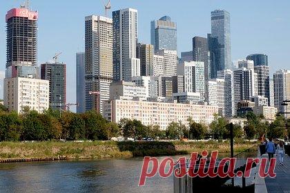 В России возник дефицит квартир на рынке аренды. В России возник дефицит квартир на рынке аренды — цены на съемные объекты недвижимости за два последних месяца выросли в среднем на 10–15 процентов. В федеральной компании «Этажи» рассказали, что в этом году помимо традиционного сезонного скачка спроса на рынке аренды наложился фактор изменения доступности кредитов.