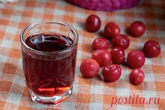 Вишневая наливка. Очень вкусно получается. Один раз попробовала сделать по рецепту подруги и всегда теперь только так и делаю | Душой на даче | Яндекс Дзен
