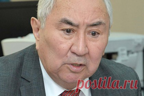 Казахстанского депутата обвинили в рабовладении. Депутата Мажилиса от партии «Ауыл» Жигули Дайрабаева и его сыновей обвинили в рабовладении. Обвинитель Виталий Ковешников сообщил, что в мае 2021 года Дайрабаев приобрел дом у его друга. После этого он запретил Виталию покинуть дом и обязал остаться работать вместе с его сыновьями Дауреном, Маратом и Дидаром.