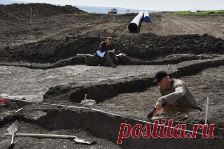 Установлены даты появления неолита на Северном Кавказе. Участники Северо-Кавказской палеолитической экспедиции впервые провели широкомасштабные раскопки в Эльбрусском районе Кабардино-Балкарии. Специалисты обнаружили свыше пяти тысяч артефактов и установили время появления эпохи неолита на Северном Кавказе. По их мнению, это от 8,2 до 7,5-6,7 тысячи лет назад.