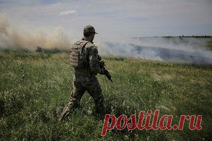 На Украине задержали военного за сбор данных о контрнаступлении. Служба безопасности Украины задержала военного, который якобы собирал данные о дате и маршрутах контрнаступления. «Военная контрразведка Службы безопасности при содействии руководства ВСУ провела многоэтапную спецоперацию в Днепропетровской области. (…) Злоумышленником оказался житель Энергодара», — заявило ведомство.