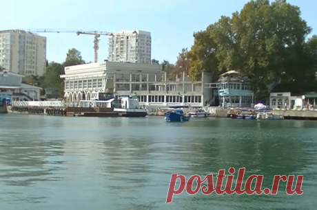 В Севастопольской бухте возобновлен ход морского пассажирского транспорта. Остановка движения была зафиксирована в 10:15.