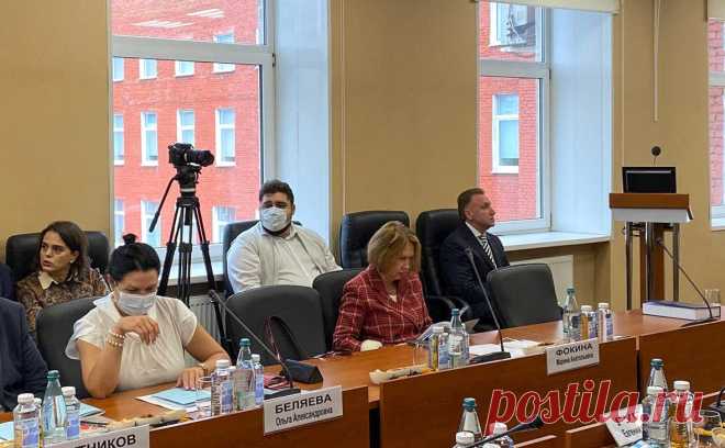 Шувалов предложил новый закон об «актах быстрого реагирования» в кризис. Глава ВЭБ.РФ Игорь Шувалов в своей докторской диссертации выдвинул идею отдельного закона по преодолению кризисов, с которыми может сталкиваться российская экономика. Такой закон будет подразумевать «акты быстрого реагирования»