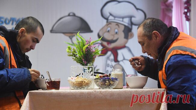 Юрист рассказала, может ли работодатель отменить обед на работе