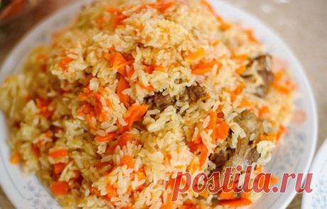 Плов в медленноварке Рецепт приготовления плова из курицы, моркови, лука, чеснока и риса в медленноварке на ужин. Все ингредиенты для плова сначала обжариваются на растительном масле.