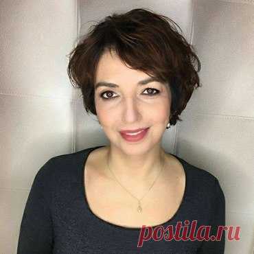 (3) Facebook