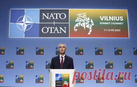 Страны НАТО договорились вместе защищаться от "угрожающего поведения Китая". По утверждению генсека альянса Йенса Столтенберга, КНР "отказалась осудить" действия России на Украине, а ядерная модернизация "Китая не имеет прецедентов по скорости и масштабу"