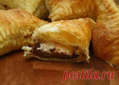Нежные слойки с Нутеллой и зефиром - Простые рецепты Овкусе.ру