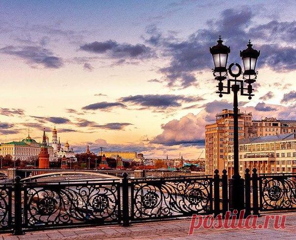 Красота московского вечернего неба