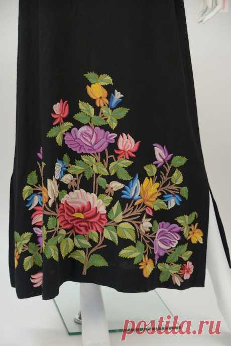 1950's Black Crewel Embroidered Dress