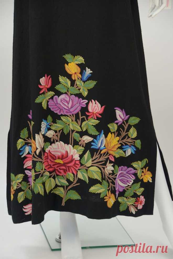 1950's Black Crewel Embroidered Dress