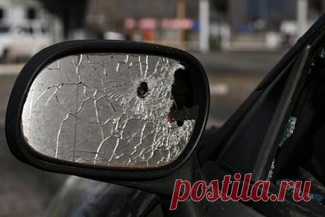 Украина атаковала российский регион дронами-камикадзе. В Шебекинском городском округе несколько населенных пунктов подверглись атаке дронами-камикадзе Вооруженных сил Украины (ВСУ). Об этом сообщил губернатор Белгородской области. «В хуторе Балки в результате взрыва загорелся экскаватор. В хуторе Терезовка атаке подвергся гражданский автомобиль», — сообщил он.