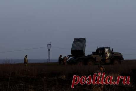 В ЛНР сообщили о продвижении российских частей в Артемовске. Силы ЧВК Вагнер и подразделения Министерства обороны России развивают успешное наступление в Артемовске, сообщил заместитель командующего вторым гвардейским Луганско-Северодонецким армейским корпусом (АК) Апты Алаудинов. По его словам, российские силы уже «обняли» город с правой стороны и заняли несколько улиц.