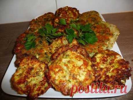 Жаренная молодая капуста с сырной корочкой и капустные оладушки