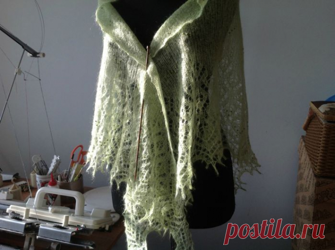 Fresh Apple shawl.