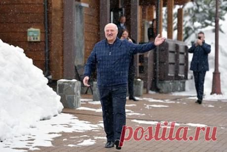 На санаторий Управделами Лукашенко в Сочи подали в суд. На санаторий «Беларусь» Управделами президента Белоруссии Александра Лукашенко в Сочи подали в суд из-за задолженности за отопление. Предприятие «Сочитеплоэнерго» подало иск с требованием взыскать долг в размере 130 тысяч рублей и 155 тысяч рублей пеней. Отмечается, что заведение не платило за тепло с 2011 года.