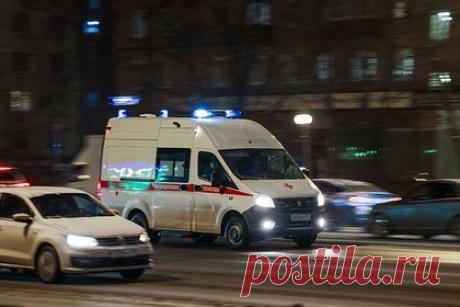 «Ученик года» выпал из окна общежития в Москве. «Ученик года» и номинант на премию президента России выпал из окна общежития в Москве. Об этом сообщает Baza в Telegram-канале. Студента не смогли спасти врачи. Егора нашли под окнами общежития, в его комнате не было следов борьбы. Очевидцы рассказали, что до происшествия россиянин находился в комнате один.