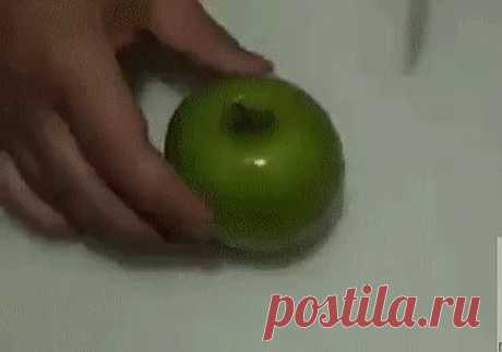 Как подать яблоко