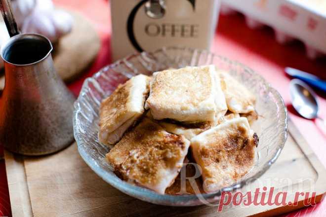 Сырные кармашки Еще один очень простой и вкусный рецепт для завтрака - сырные кармашки в яйце. Делать элементарно и совсем не долго, а все будут довольны! Уж поверьте мне.