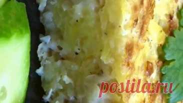 Маленький кусочек куриное филе и три картошки, а какая вкуснятина получается