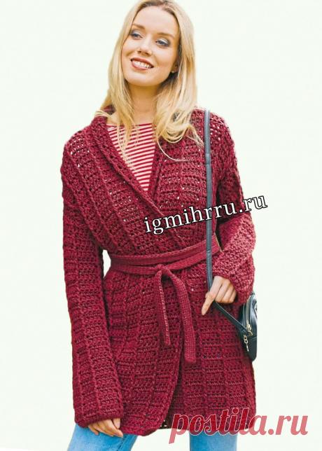 Классический бордовый кардиган с небольшим воротником и поясом. Вязание крючком