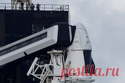Названа дата запуска Crew Dragon с российским космонавтом. Запуск американского космического корабля Crew Dragon с российским космонавтом Александром Гребенкиным запланирован на 18 февраля, следует из сделанного на XLVIII Академических чтениях по космонавтике памяти Сергея Королева («Королевские чтения») доклада начальника отдела РКК «Энергия» Рафаила Муртазова.