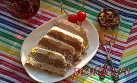 Патэ из куриных филе и печенки с фисташками