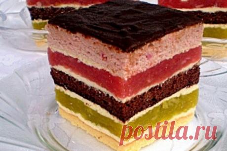 Смугастий пляцок з яблуками