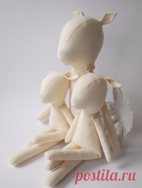 An ideal pattern for beginners.
A lot of photos that show you the way from the beginning to the end of making rag doll

You can download this pattern immediately after payment. Explanations are given in English.

Finished Blank Dolls measures:
21 inches (53 cm) tall,
12.5 inches (32 cm) tall,
10 inches (25 cm) tall.