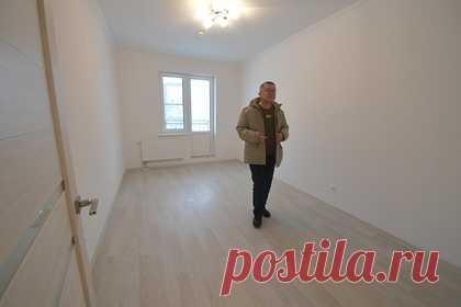 Россиян предупредили о штрафах и рисках лишиться квартир. Россияне, владеющие квартирами и жилыми домами, могут быть наказаны за несколько видов нарушений. В некоторых случаях они даже рискуют лишиться своей недвижимости, рассказал адвокат Олег Сухов. По его словам, оштрафовать собственника могут за несогласованную перепланировку и за использование жилища не по назначению.