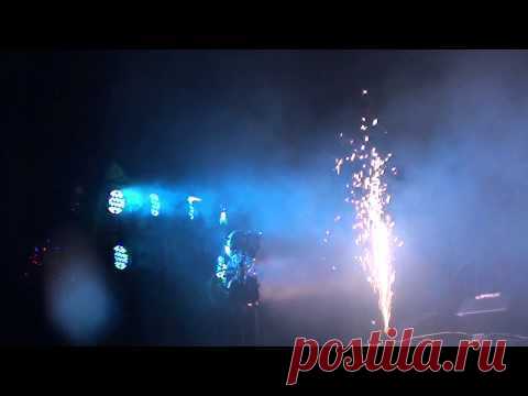 В Сумах зажгли главную новогоднюю ёлку-2014 С Дедом Морозом и Снегурочкой (Украина)