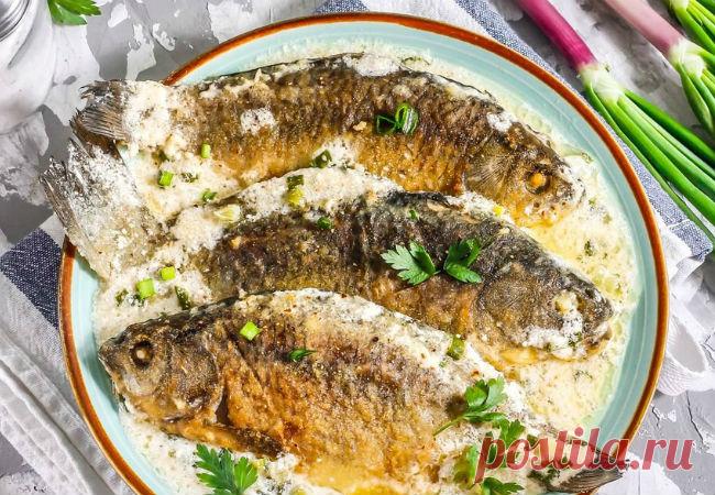 Караси в сметане по-фински: прожариваем все мелкие кости