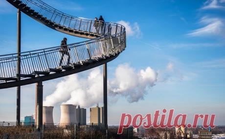 Миллиардер Мельниченко назвал ошибкой мировой подход к изменению климата. Он считает, что при борьбе с климатическими изменениями надо учитывать не только антропогенные выбросы. Расходы на создание системы объективного расчета углеродного баланса будут во много раз меньше, чем мир сейчас тратит на них