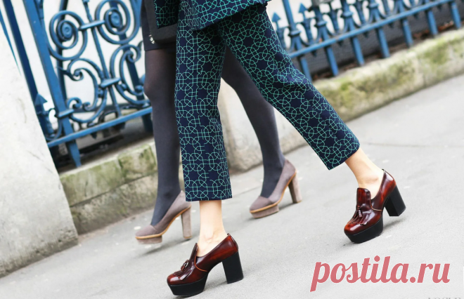 Модные тренды наших дней, которые считались некрасивым «колхозом» 20 лет назад
Мода иногда совершает странные движения по неожиданной траектории. То возвращается, то снова уходит. То считает неуклюжим вещи, которые потом вдруг обретают популярность. Последних немало, тех, что лет 10-20 назад объявляли «колхозными», а сегодня они на пике трендов. Укороченные брюки Это сейчас бриджи, кюлоты, или...
Читай пост далее на сайте. Жми ⏫ссылку выше