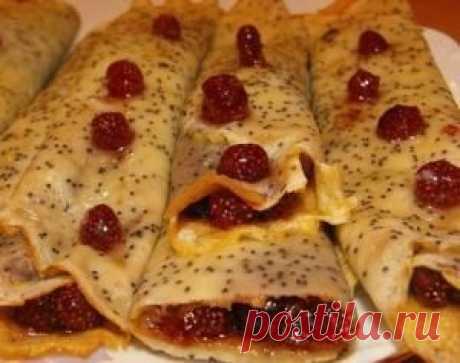 Маковые блинчики с вареньем
