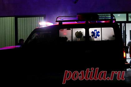 Стало известно о гибели трех человек из-за обрушения школы в Азербайджане. Стало известно об обрушении здания средней школы в Нахичеванской автономной республике Азербайджана. В результате произошедшего погибли три человека, сообщает РИА Новости со ссылкой на местные СМИ. Сообщается, что у здания школы обрушилась одна из стен, сотрудники МЧС пытаются извлечь людей из-под завалов.