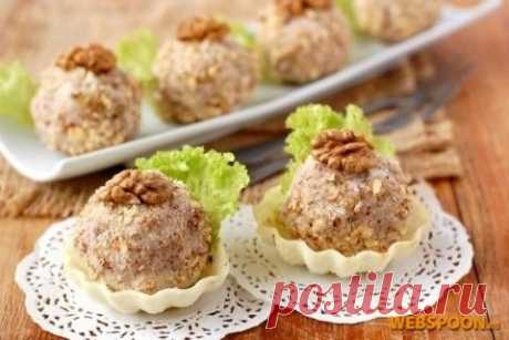 Паштет из белой фасоли и яиц********
Лук репчатый 150 г
 Масло подсолн. 50 мл
 орехи грецкие  1 стак.
 Перец чёрный молотый  1 г 
Соль 2 г
 Фасоль белая сухая  0,5 стак. 
Яйца 2шт.