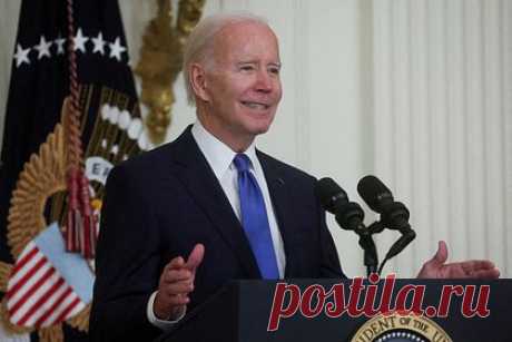Байден придумал способ примирить двух союзников. Президент США Джо Байден придумал способ примирить Японию и Южную Корею, проведя встречу в Кэмп-Дэвиде. Байден рассчитывает на неформальный характер мероприятия, который позволит улучшить отношения между премьер-министром Японии Фумио Кисидой и президентом Южной Кореи Юн Сок Елем.