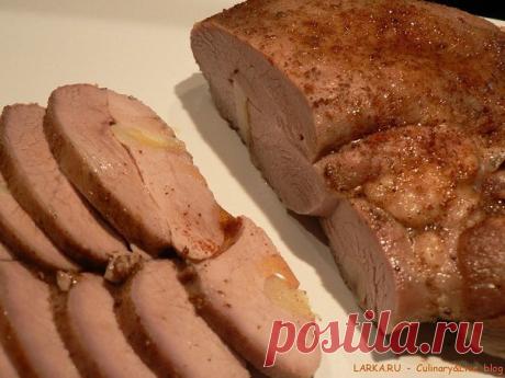 Пастрома из индюшиной или куриной грудки

После нее Вам не захочется есть обычную колбасу

На 100 грамм - 82.76 ккал, Б/Ж/У - 14.85/2.25/0.64

Ингредиенты:

• грудка индейки или 2 куриные грудки
• 1 стакан воды + 1 ст. ложка соли.
• 5-6 долек чеснока
• смесь перцев по вкусу
• оливковое масло

Приготовление:

В глубокую чашку насыпать соль и залить водой, размешать. Погрузить грудку индейки весом примерно 1 кг /или 2 куриные грудки/ на 2 часа. Затем вынуть из рассола и немн...