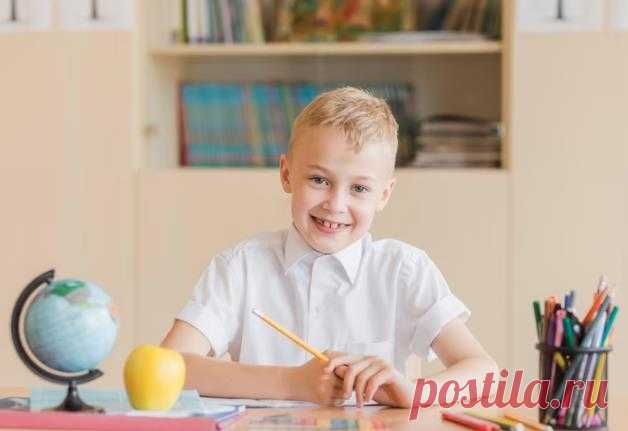 Как написать заявление в школу, о том, что ребенок пропустит первую четверть, чтобы его не отчислили? Здравствуйте!Семья живет за границей, ребенок-третьеклассник пропустит одну четверть — прилететь сможет только осенью, в ноябре.Как ...