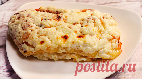 Творожное чудо! Слишком СОЧНО и ПРОСТО ЗАВТРАК из творога нам понадобится:творог 9 % жирности 400 гяйца (С1) 3 штсахар 1 ст лванильный сахар 1 пакетик 8 гсода 1/2 ч лщепотка солимука 3 ст л с горкойсметана 20 % жирности 350 гсахар 2 ст л