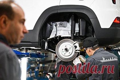 Названы сроки начала продаж нового «Москвича». Серийная сборка новой модели «Москвича» и ее продажи начнутся в первой половине 2024-го. По словам директора по производству автозавода Олега Маслякова, «Москвич 5» будет представлять собой среднеразмерный кроссовер. По неофициальным данным, основой для него станет автомобиль Sehol X6 китайской компании JAC.