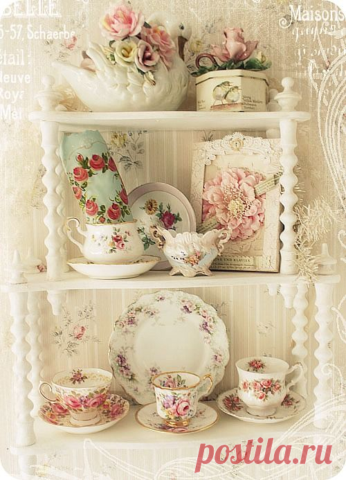 This is so pretty. Love the roses. | Decorating